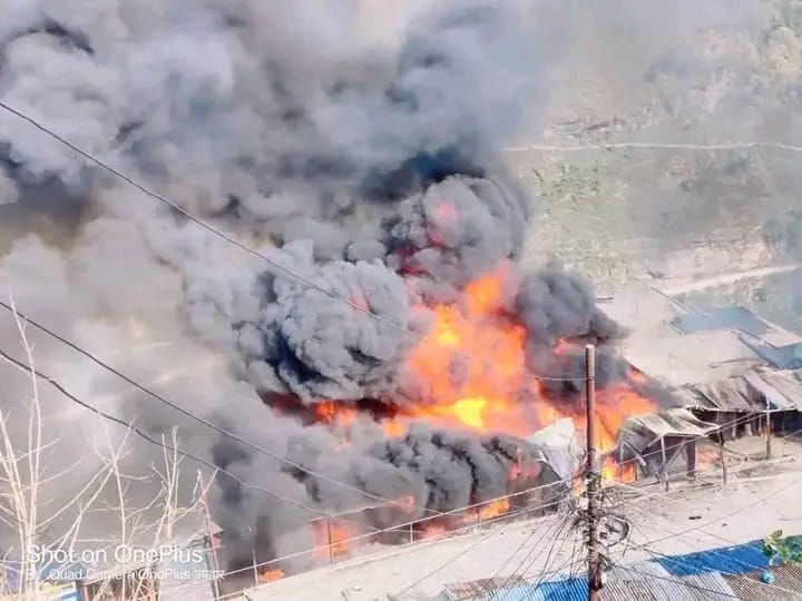 बाजुरा आगलागी पीडितहरूलाई  एनआरएनएले सहयोग गर्ने
